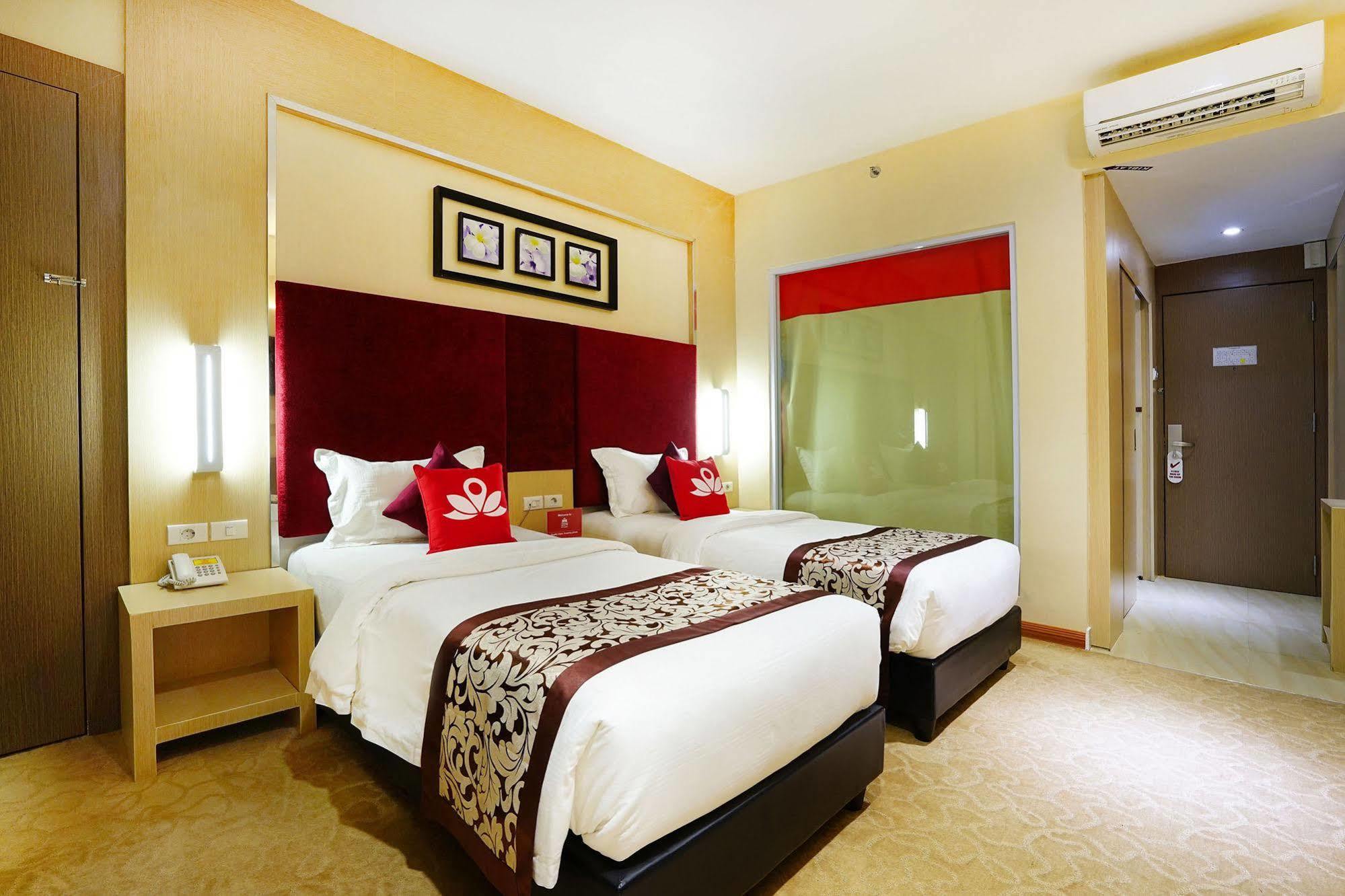 Zen Rooms Near Bcs Mall Penuin Batam Exterior foto